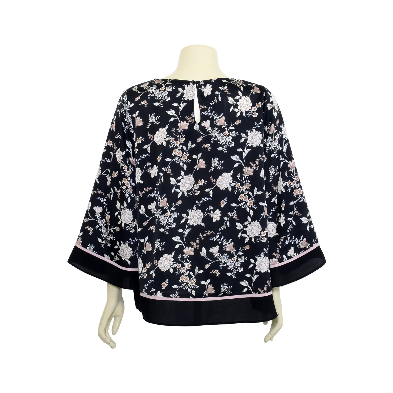 เสื้อสตรีคอปาด แบบสวม แขน 5 ส่วนทรงแขนบาน ผ้าพิมพ์ลายดอกไม้ - Image 3
