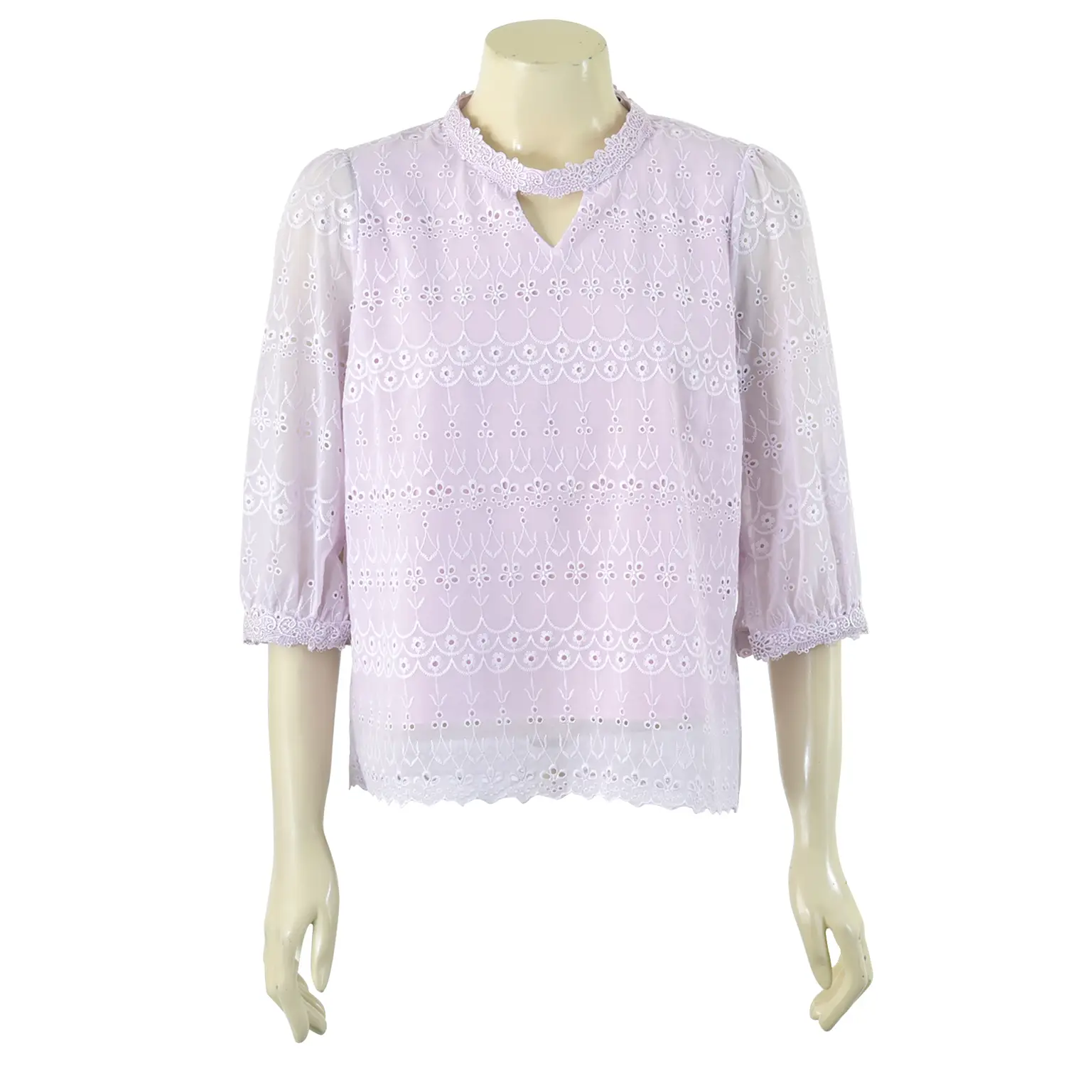 เสื้อสตรีคอตั้งเสริมฐานคอ แขนตุ๊กตายาว 4 ส่วน ผ้าลูกไม้ลายดอกไม้