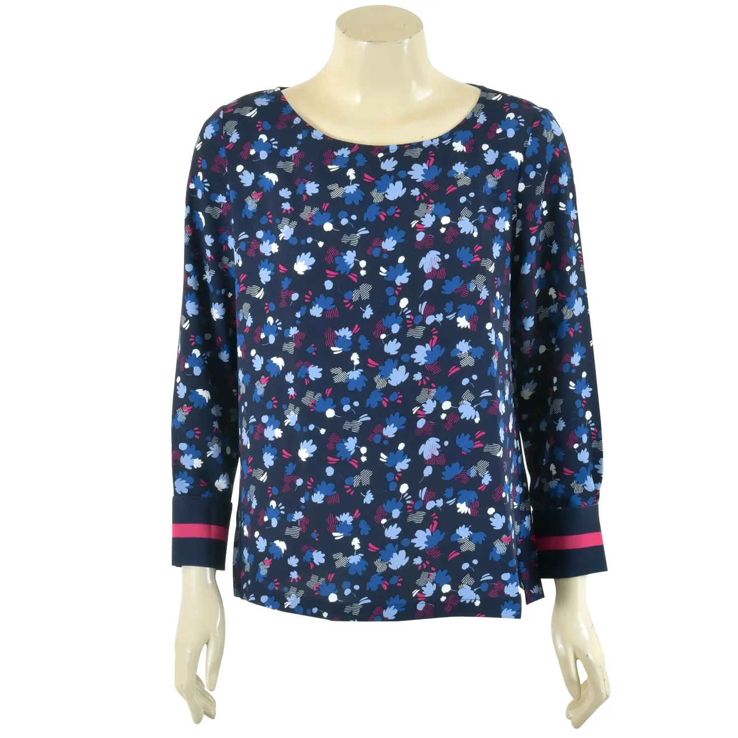 เสื้อสตรีคอกลม แขนยาวดีไซน์เข้าขอบ แขน ผ้าพิมพ์ลายดอกไม้