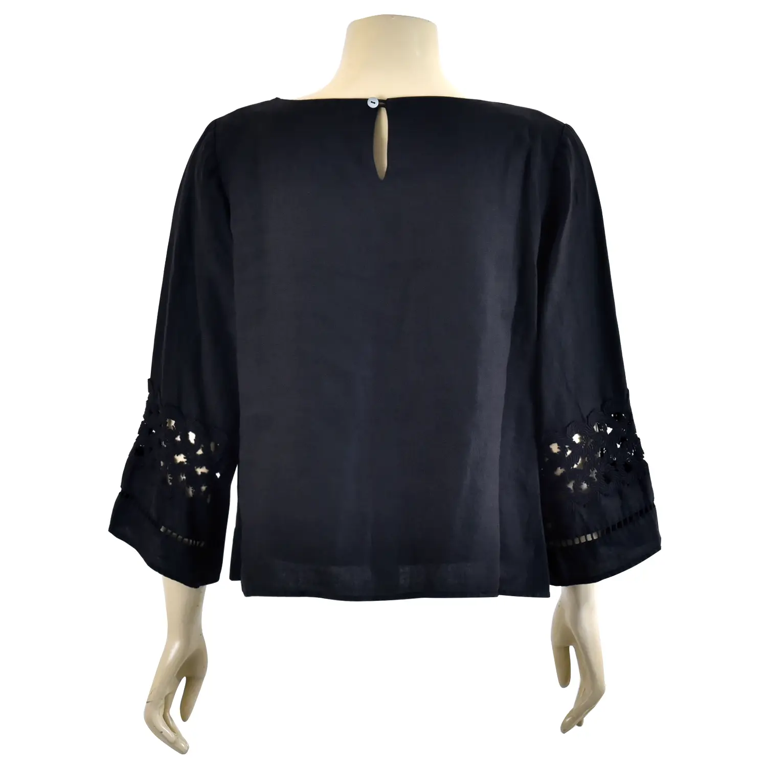 เสื้อสตรีคอปาด แขนยาว 4 ส่วน ตกแต่งลูกไม้ ด้านหน้าและปลายแขน - Image 3