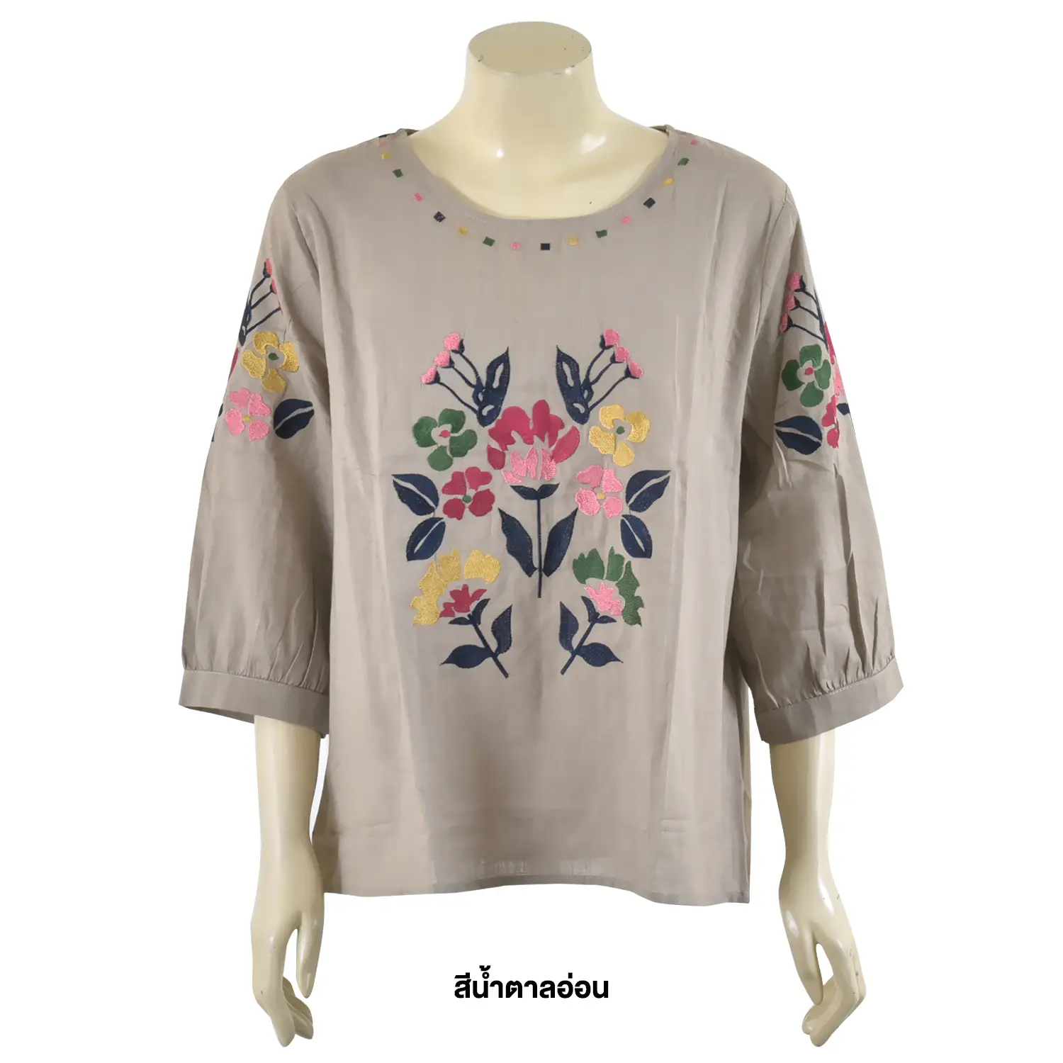 เสื้อสตรีคอกลม แขนยาว 4 ส่วนจั๊มปลายแขน ตกแต่งลายปักรูปดอกไม้