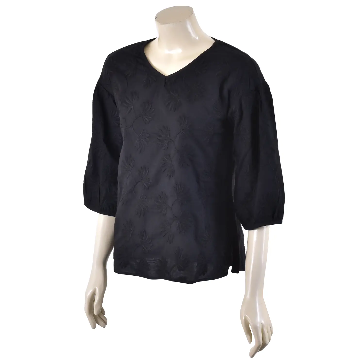 เสื้อสตรีคอวี แขน ทรงบอลลูน 4 ส่วน ปักลายใบไม้ - Image 6