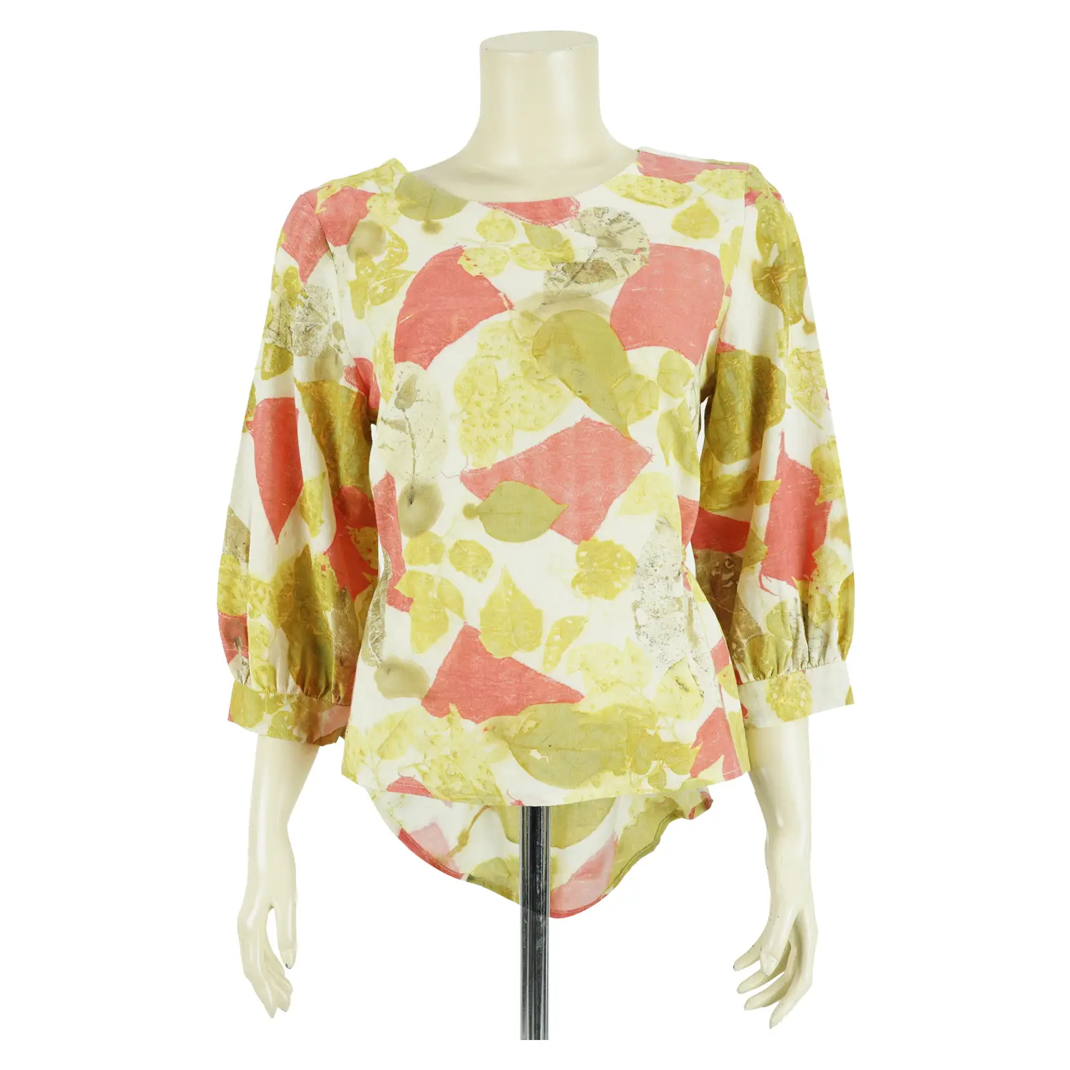 เสื้อสตรีคอกลม แขนบอลลูนยาว 4 ส่วน ผ้าพิมพ์ลายจากใบไม้ - Image 2