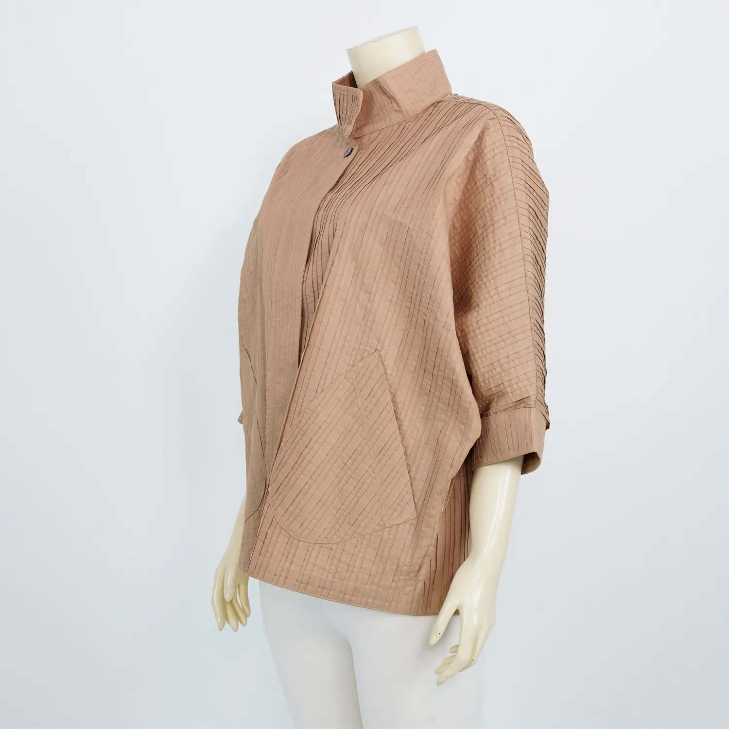 เสื้อคอตั้ง แขนปีกค้างคาว ผ้าดีไซน์ตีเกล็ด แนวดิ่ง - Image 3