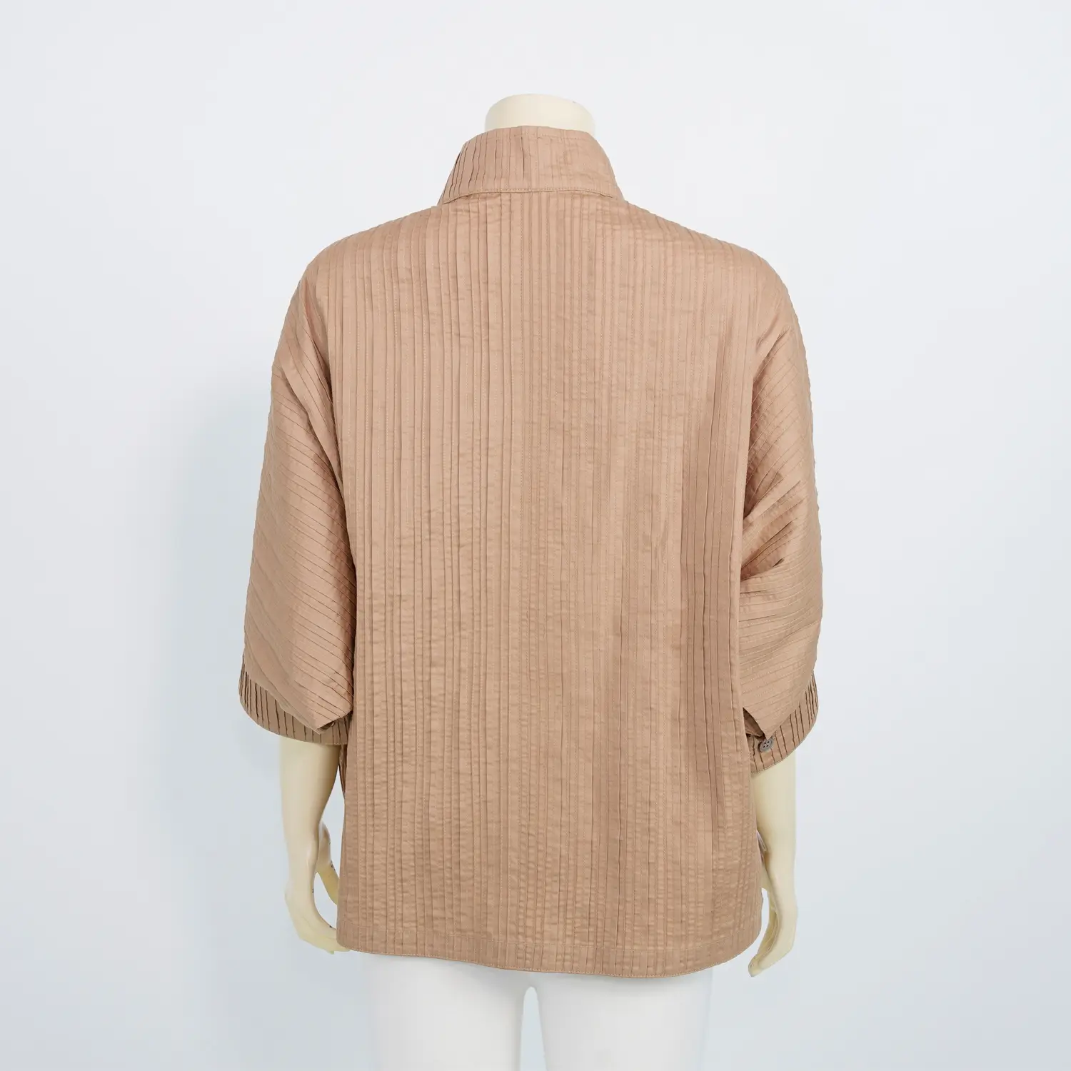 เสื้อคอตั้ง แขนปีกค้างคาว ผ้าดีไซน์ตีเกล็ด แนวดิ่ง - Image 2