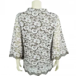 เสื้อสตรีคอตั้ง ผ่าหน้ารูป ตัววี แขนทรง A-Lineยาว 4 ส่วน ผ้าลูกไม้ ลายออเรียนทัลItokin Boutique - Image 3