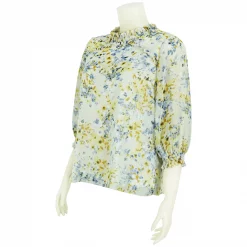 เสื้อสตรีคอตั้งแต่ง ระบายช่วงบ่าหน้า  แขนตุ๊กตายาว 3 ส่วน  ผ้าชีฟองพิมพ์ลายดอกไม้ - Image 3