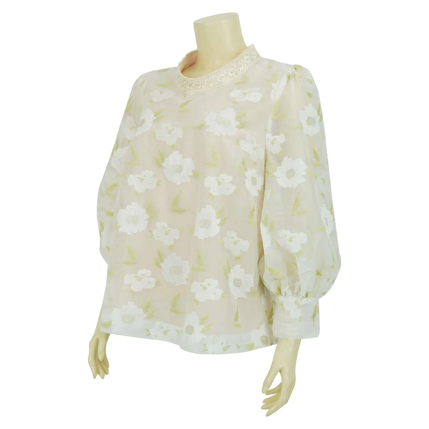 เสื้อสตรีคอตั้ง แขนพอง แต่งเทปลูกไม้รอบขอบคอ ผ้าปักลายดอกไม้ - Image 3