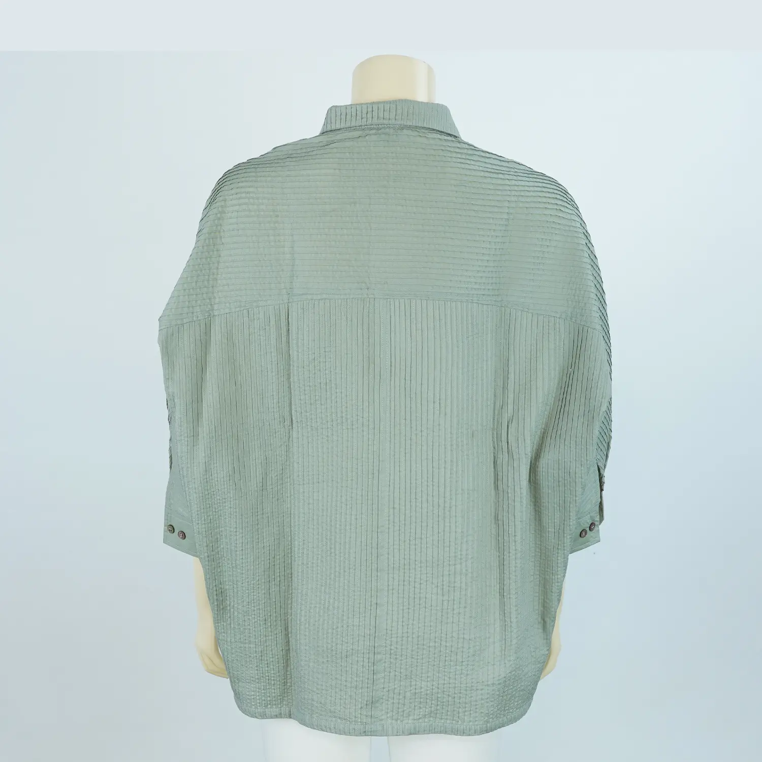 เสื้อปกเชิ้ตผ้าตีเกล็ด แขนปีกค้างคาว ดีไซน์หน้าสั้นหลังยาว - Image 2