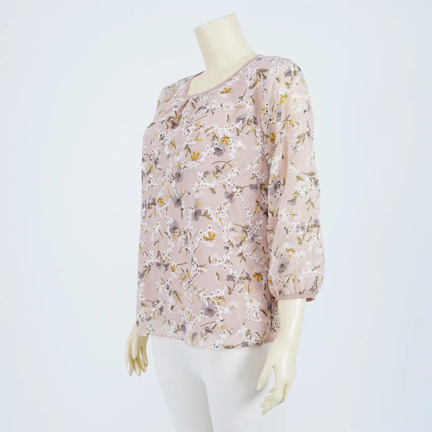 เสื้อคอกลม ผ้าชีฟองลายดอกไม้ แต่งลายปักฉลุ - Image 2