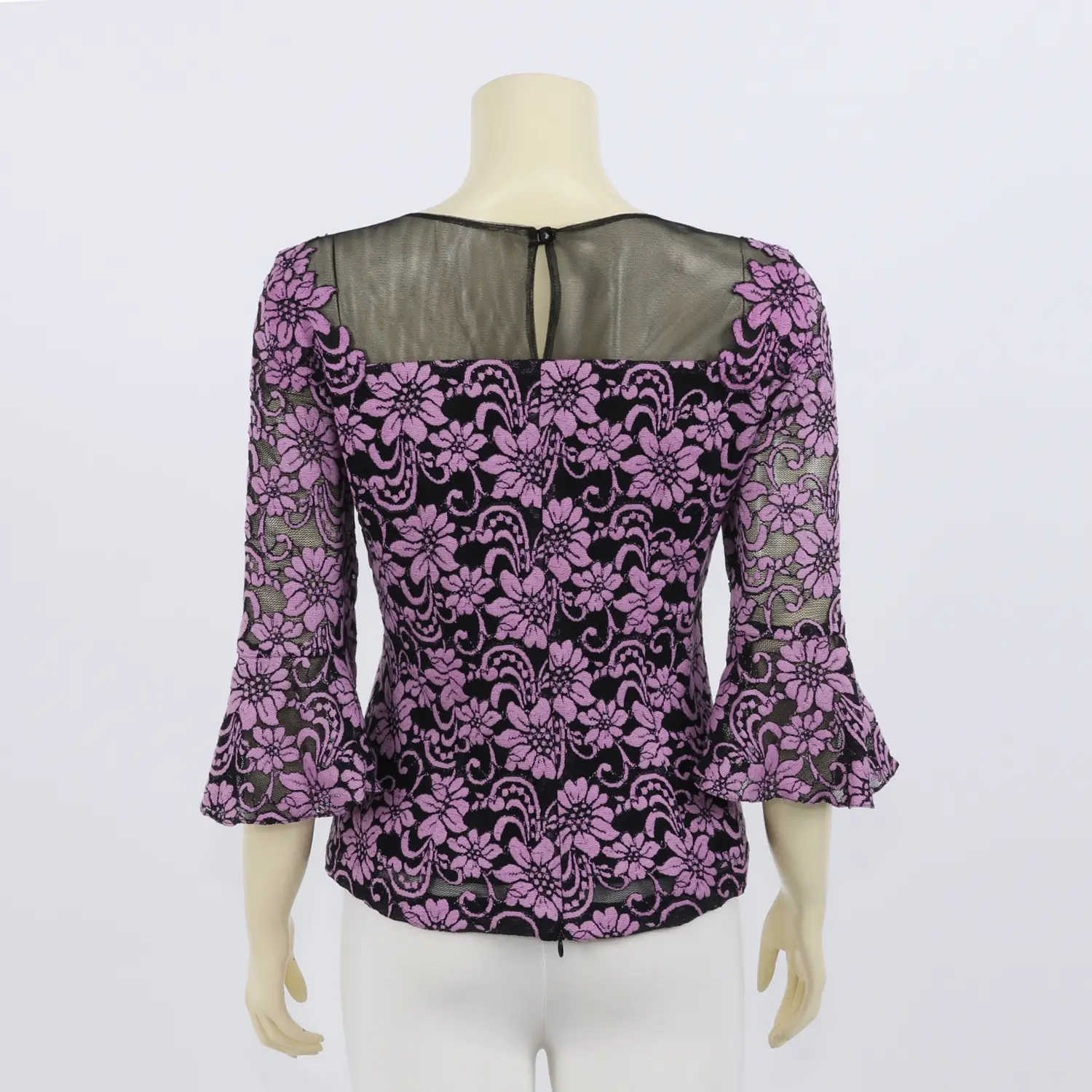 เสื้อคอกลม แขนกระบอก ปลายแขนระบาย ผ้าลูกไม้ฮันน่า ลายดอกไม้ - Image 2