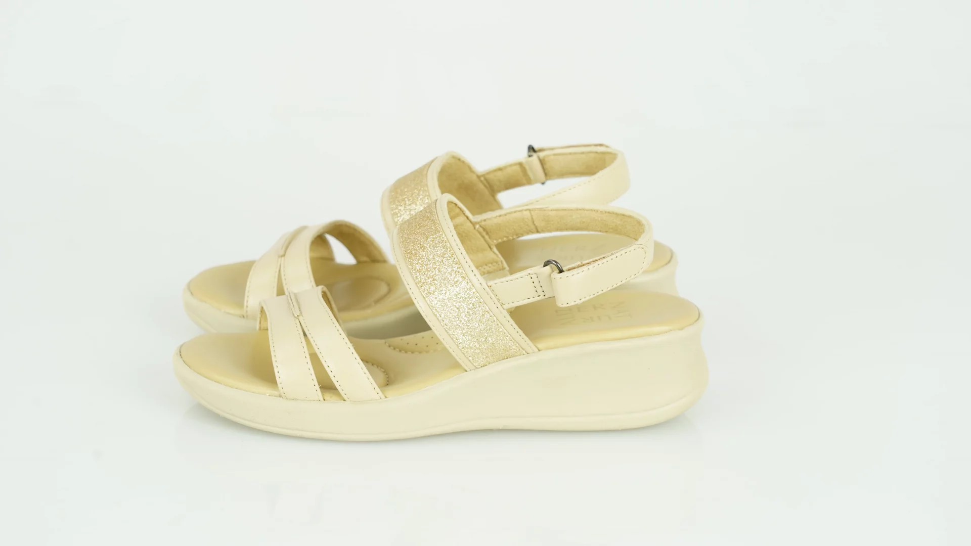 รองเท้าเสริมส้นทรงสปอร์ต สายคาดหนังแกะ แต่งกลิตเตอร์ รุ่น Light-Step - Image 9