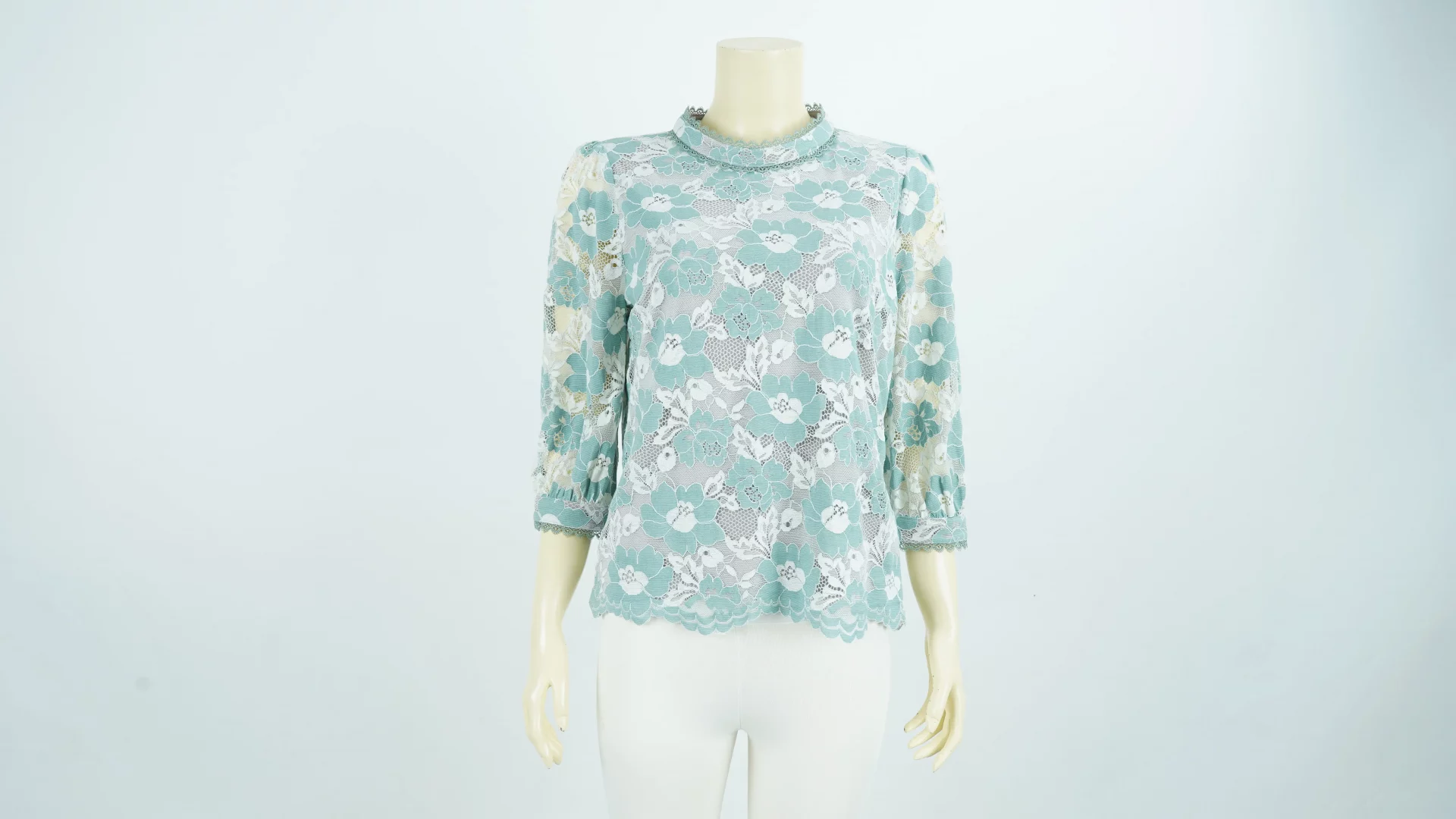 เสื้อคอตั้ง แขนพอง ผ้าลูกไม้ลายดอกไม้ สีทูโทน - Image 2