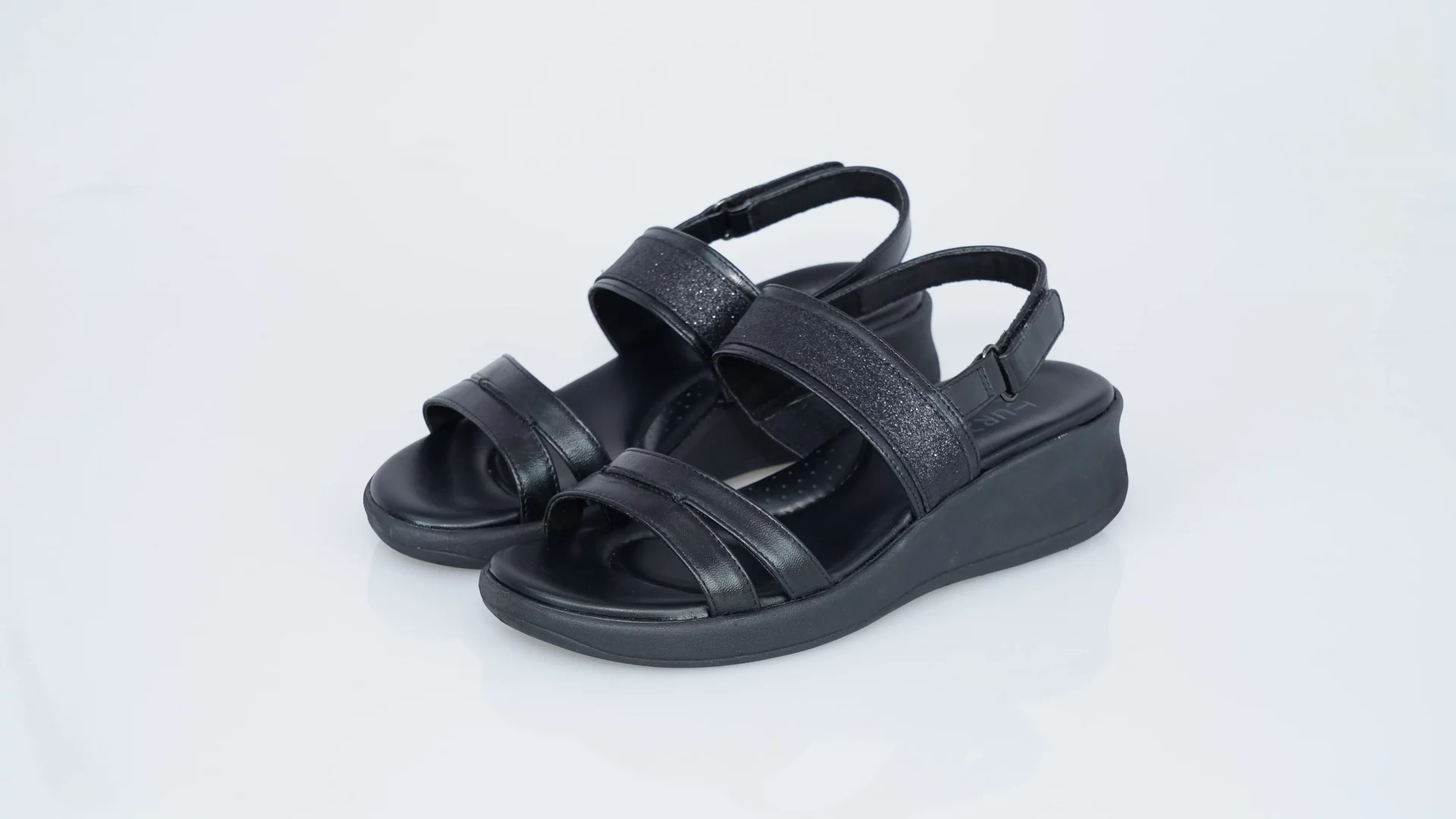 รองเท้าเสริมส้นทรงสปอร์ต สายคาดหนังแกะ แต่งกลิตเตอร์ รุ่น Light-Step - Image 6