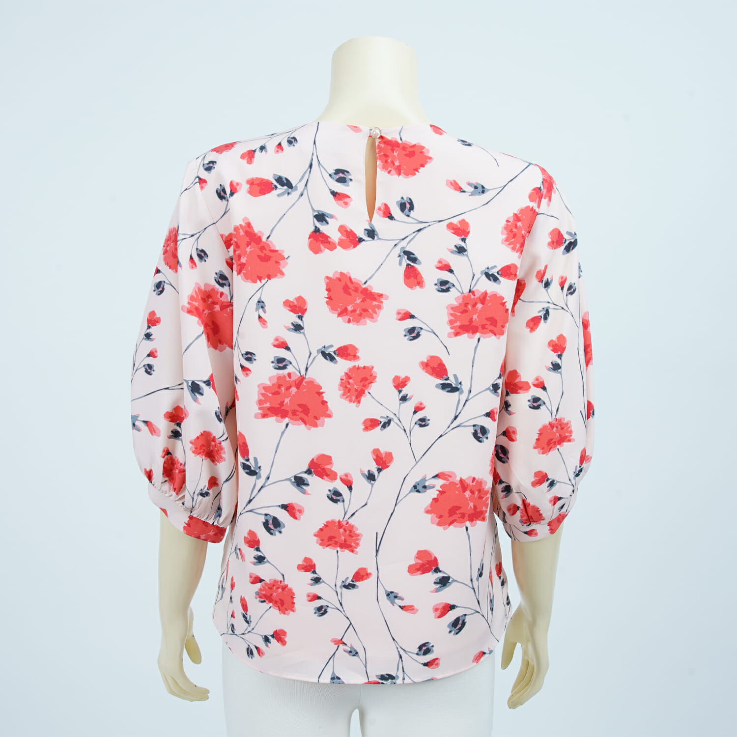 เสื้อคอกลม แขนพอง ปลายแขนมุมสามเหลี่ยม ผ้าลายดอกไม้ - Image 3