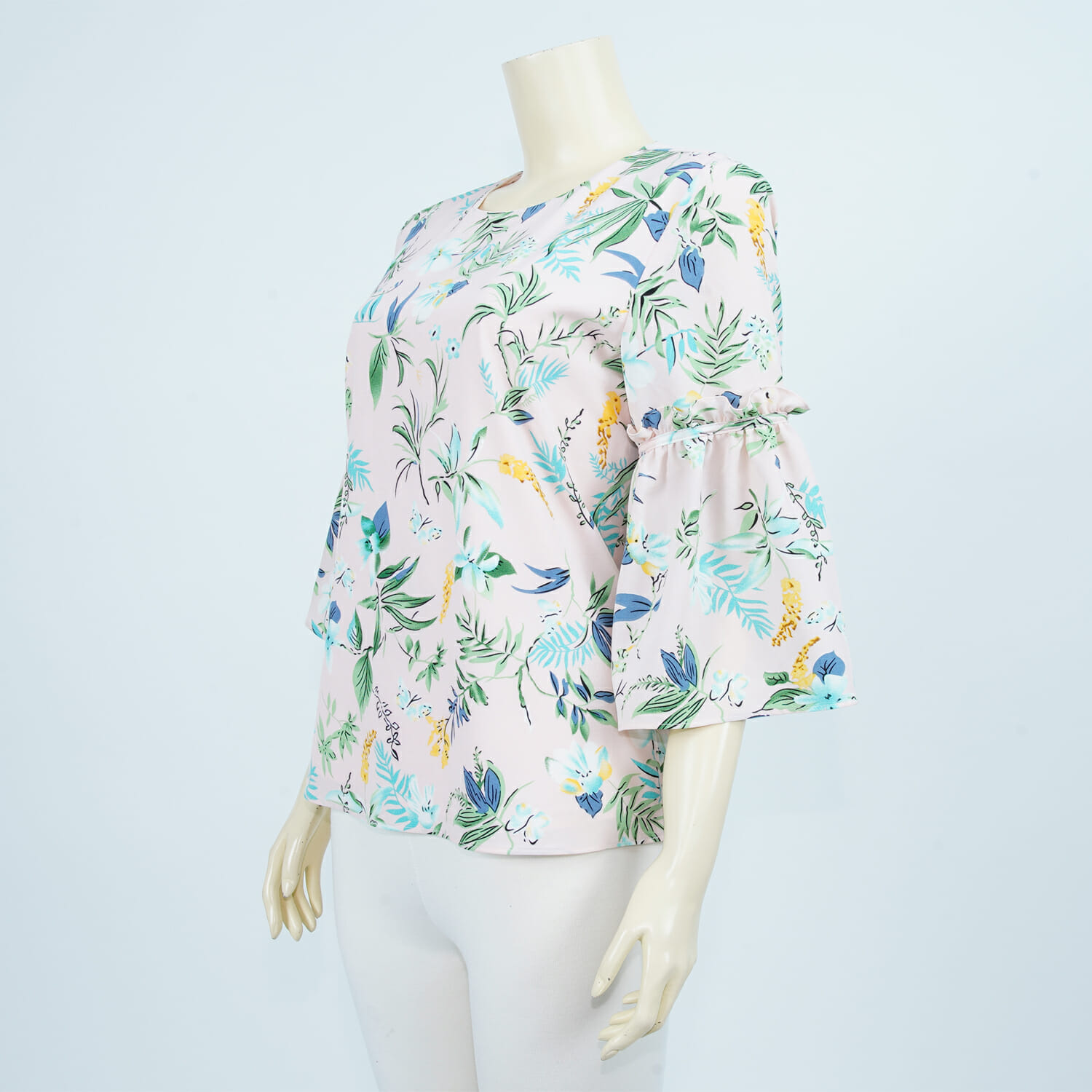 เสื้อคอกลม แขนกระบอก ปลายแขนบาน ยาว 4 ส่วน ผ้าลายใบไม้และดอกไม้ - Image 2
