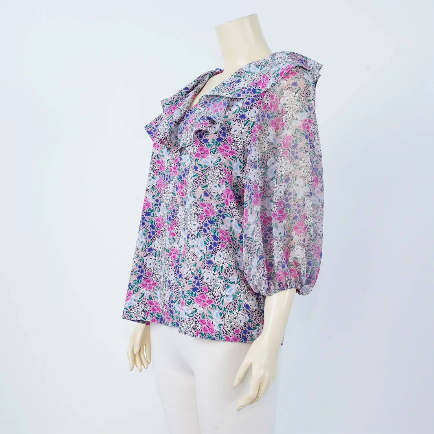 เสื้อคอวี แขนพองยาว 4 ส่วน ผ้าพีชสกินลายดอกไม้ - Image 2