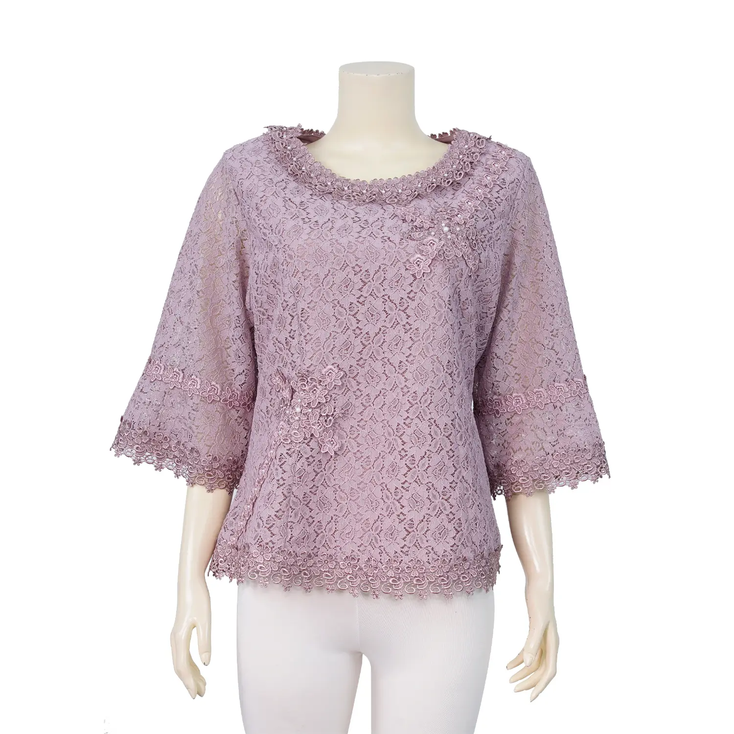 เสื้อคอกลม ปลายแขนบาน ผ้าลูกไม้ลายดอกไม้ แต่งแนวเทปลูกไม้