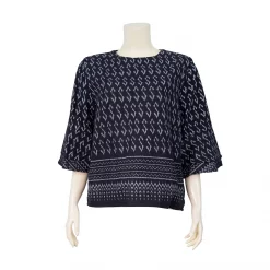 เสื้อคอกลม แขนกระบอก ตัดต่อปลายแขนบาน ดีไซน์ระบาย 2 ระดับ ผ้าฝ้ายลายไทย