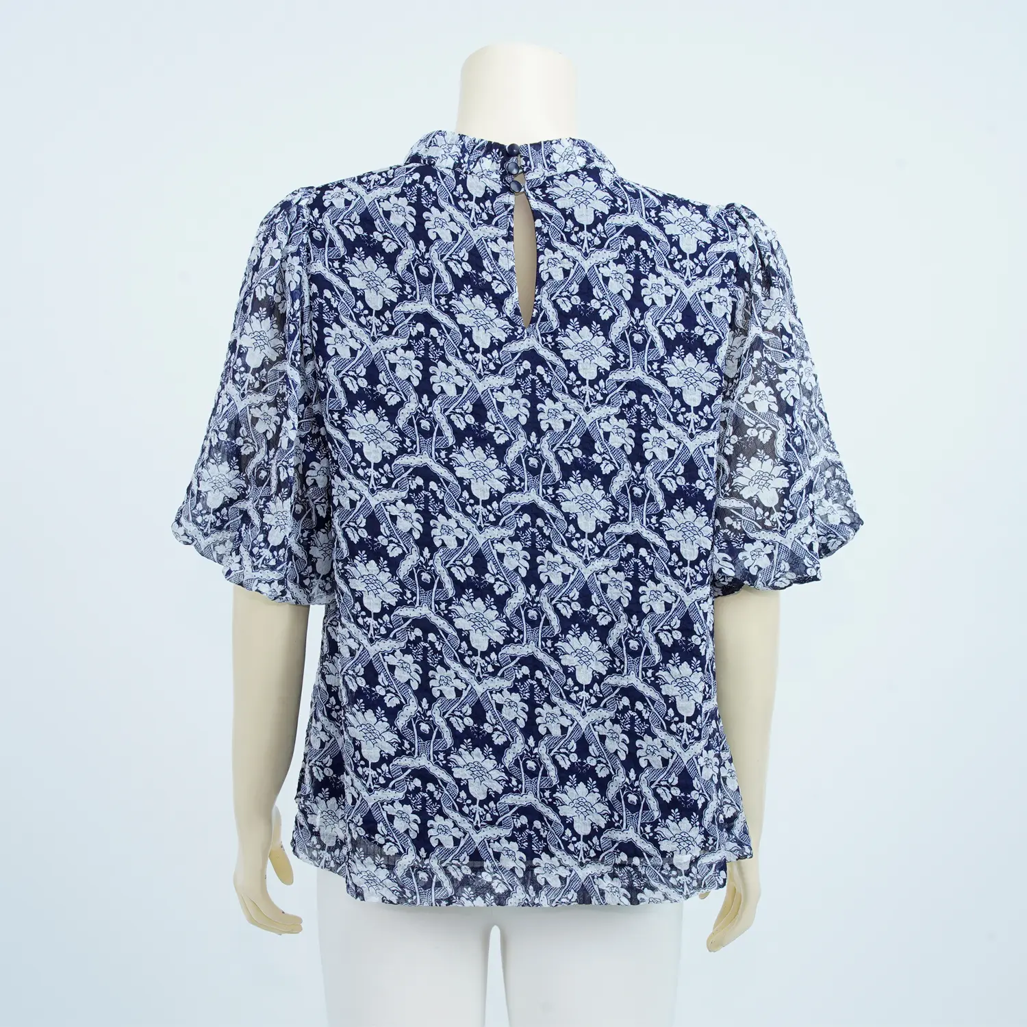 เสื้อคอตั้ง แขน 3 ส่วน ปลายแขนทรงบอลลูน ผ้า Crepe Chiffon - Image 3