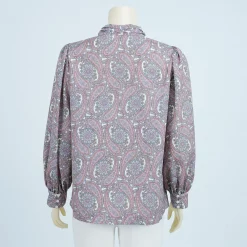 เสื้อคอวี ขอบคอตั้งทิ้งชายผูกโบว์ แขนพองยาว 5 ส่วน ผ้าพิมพ์ลายเพสลีย์ - Image 4