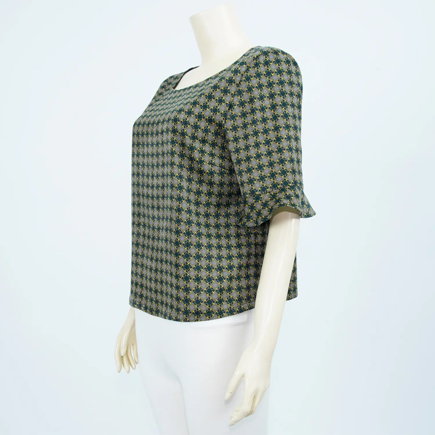 เสื้อคอปาด แขนสั้นทรงกระบอก ปลายแขนระบาย ผ้าลายตาราง - Image 2