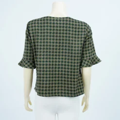 เสื้อคอปาด แขนสั้นทรงกระบอก ปลายแขนระบาย ผ้าลายตาราง - Image 3