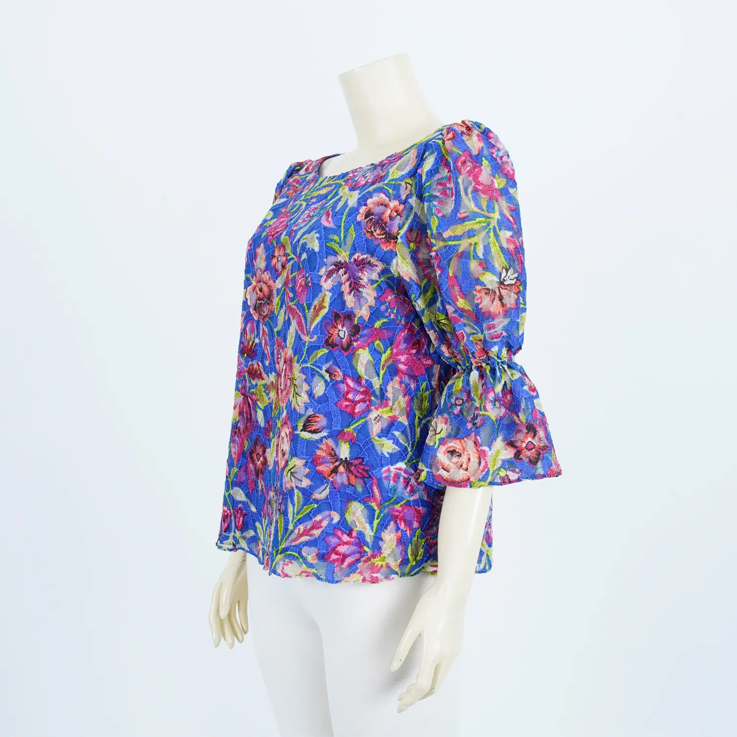 เสื้อคอปาด แขนตุ๊กตา รูดระบายปลายแขน ผ้าลูกไม้ราเชล ลายดอกไม้ - Image 3