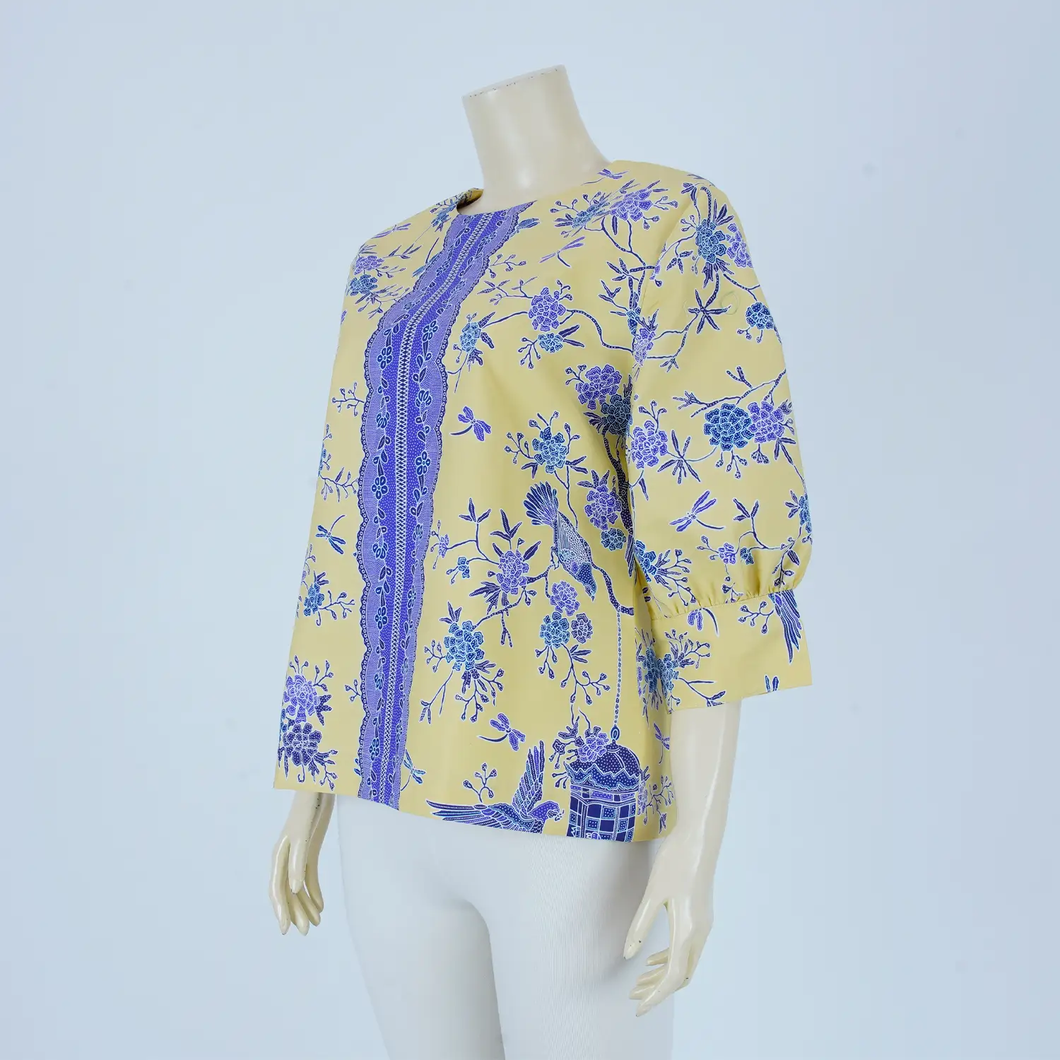 เสื้อคอกลม ผ้าปาเต๊ะ แขนยาว 4 ส่วน ลายดอกไม้และนก - Image 5