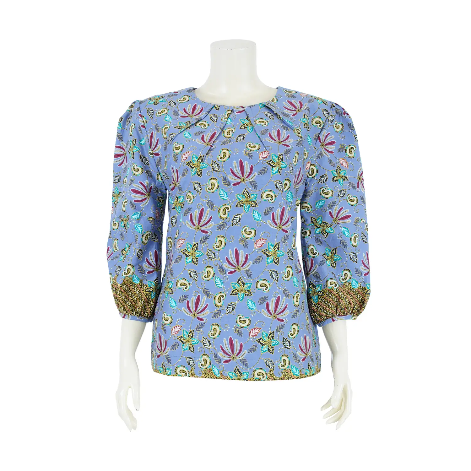 เสื้อสตรีคอกลม แขน 4 ส่วน ตัดต่อปลายแขนพอง ผ้าปาเต๊ะลายสิงคโปร์