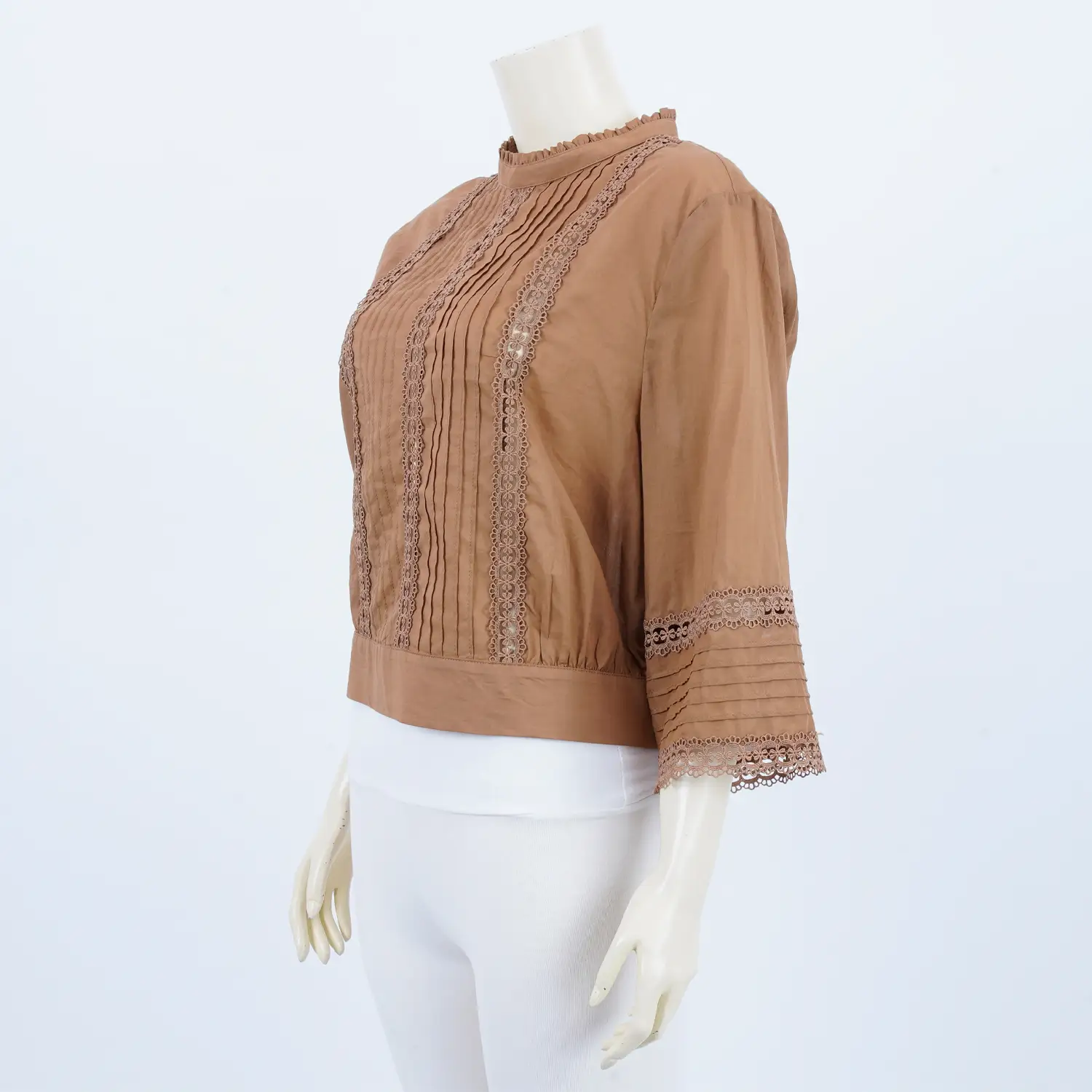 เสื้อคอตั้ง ทรงจัมพ์เอว แขนยาว 4 ส่วน ตกแต่งตีเกล็ด และเทปลูกไม้ - Image 3