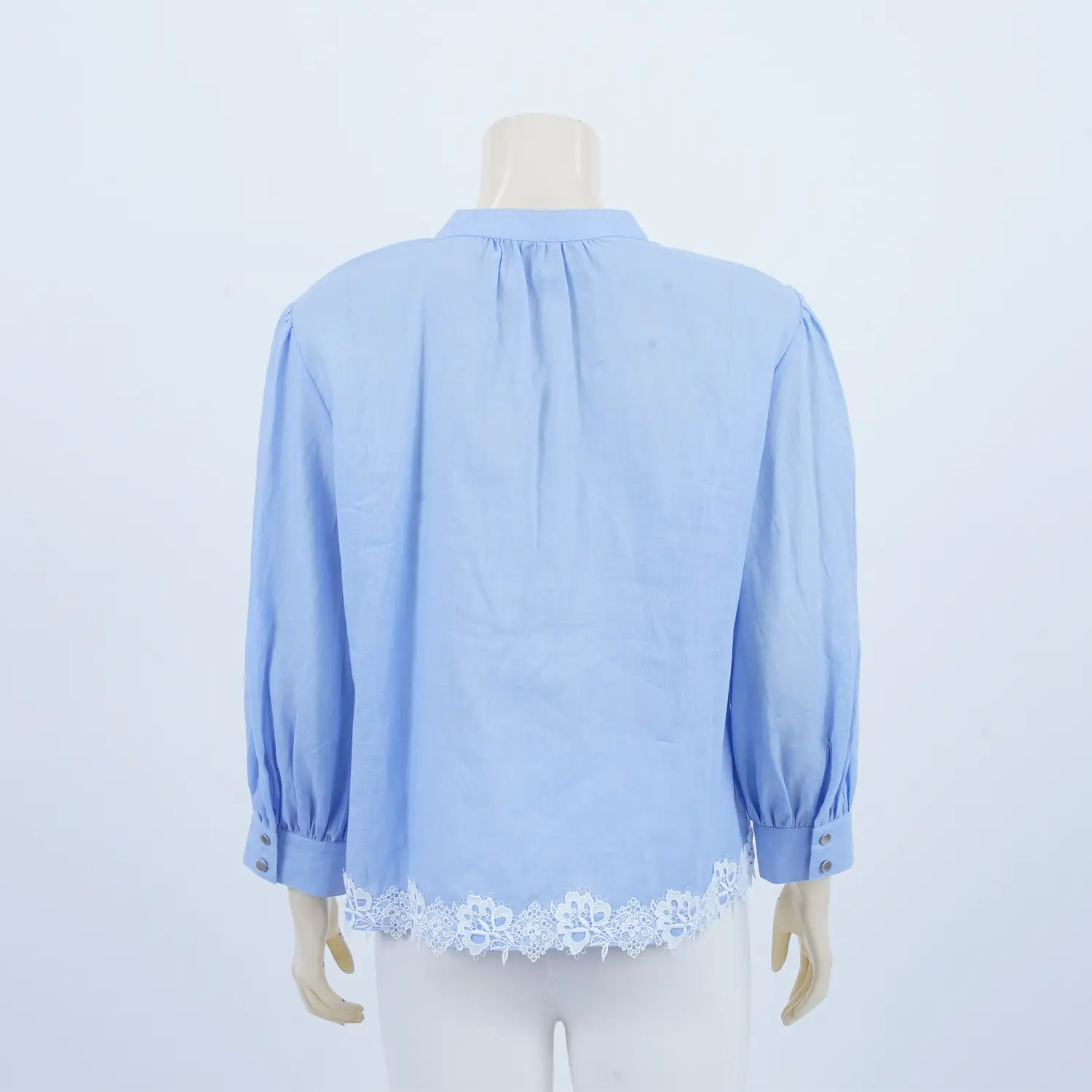 เสื้อคอกลมสาบโปโล แขนยาวทรงแขนพอง แต่งเทปลูกไม้ - Image 2