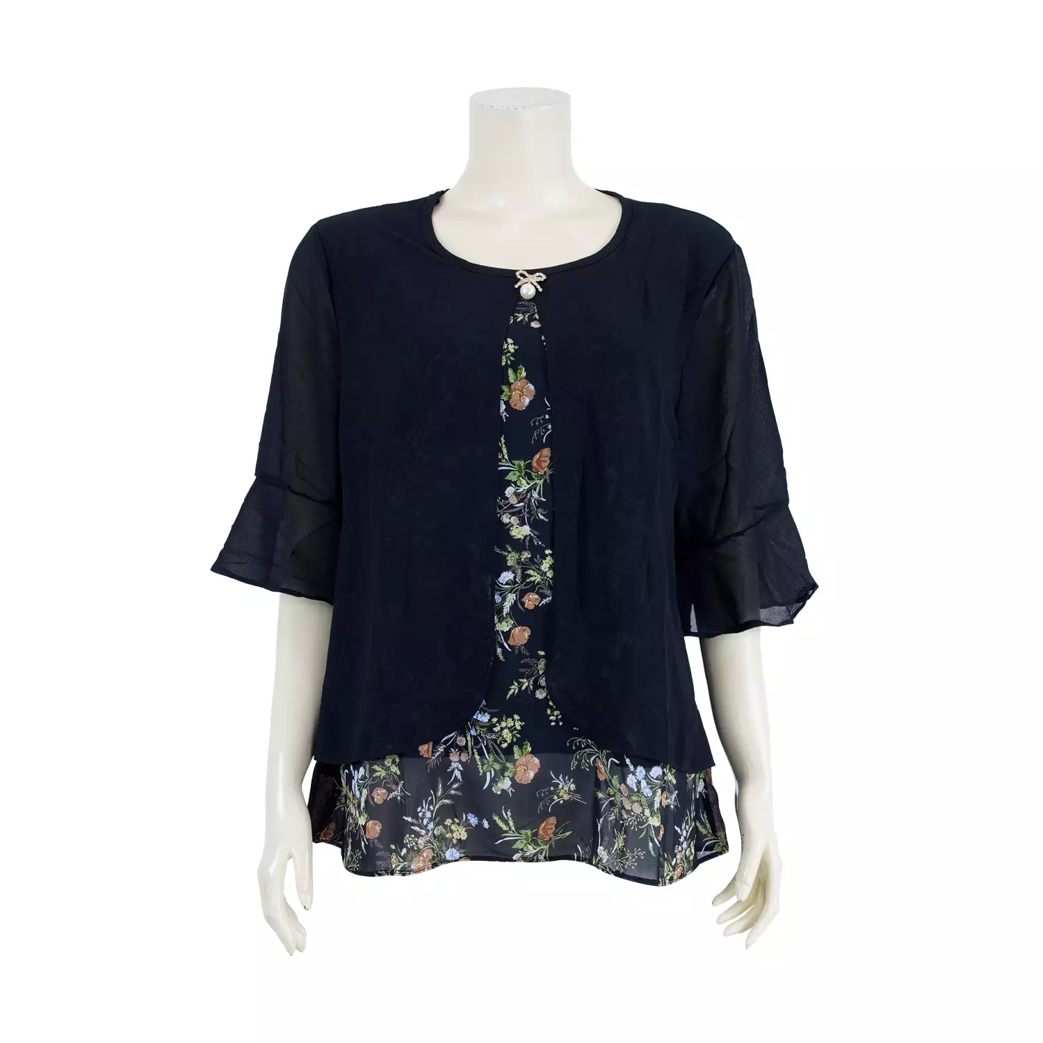 เสื้อคอกลม แขน 3 ส่วน ปลายแขนระบาย ผ้าชีฟอง ดีไซน์ 2 เลเยอร์ และเข็มกลัด