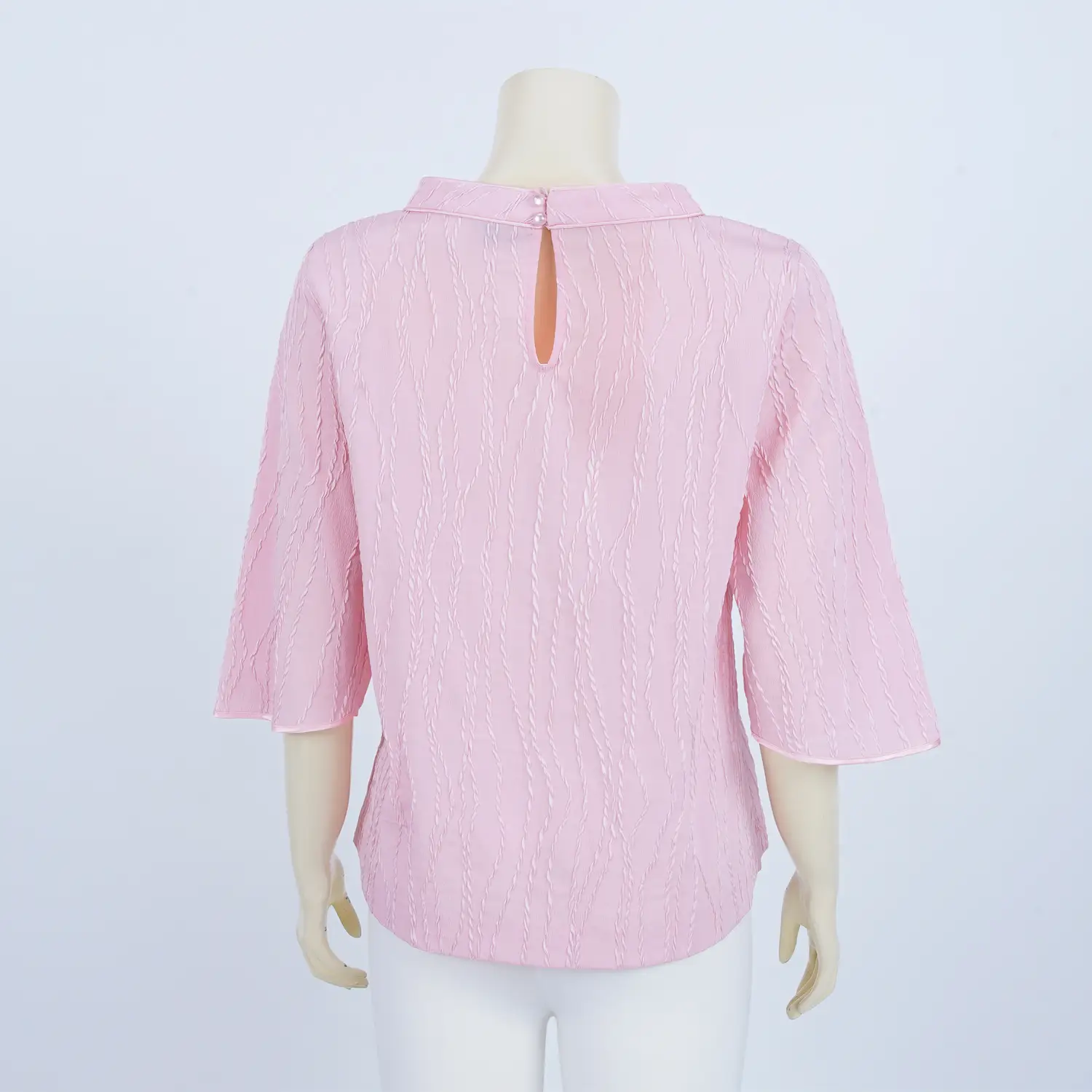 เสื้อคอตั้ง แขนยาว 4 ส่วน ผ้าแจ็คการ์ด ลายเส้นโค้งเกลียว - Image 3