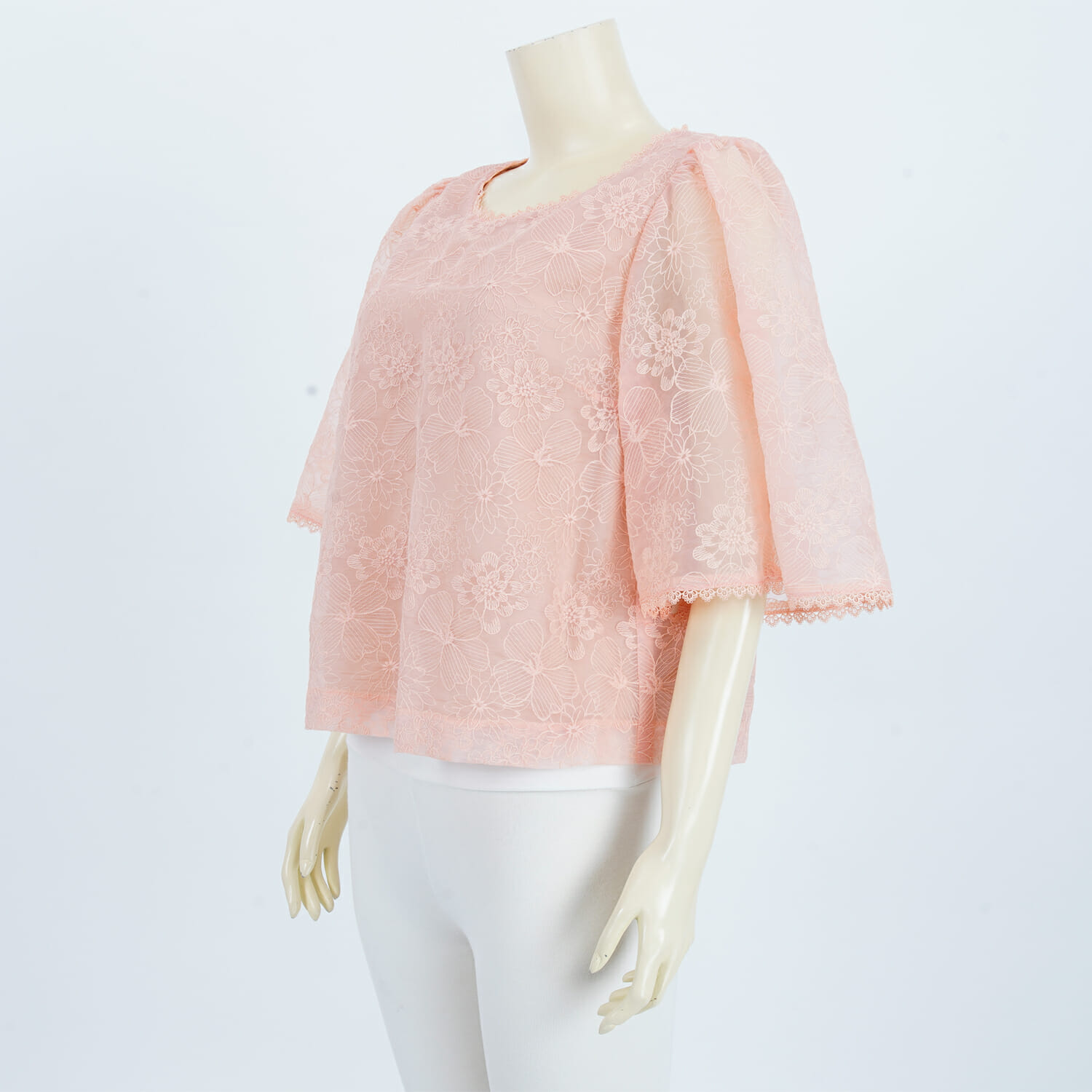 เสื้อคอกลม แขนกระดิ่ง ผ้าชีฟองปักลายดอกไม้ - Image 2