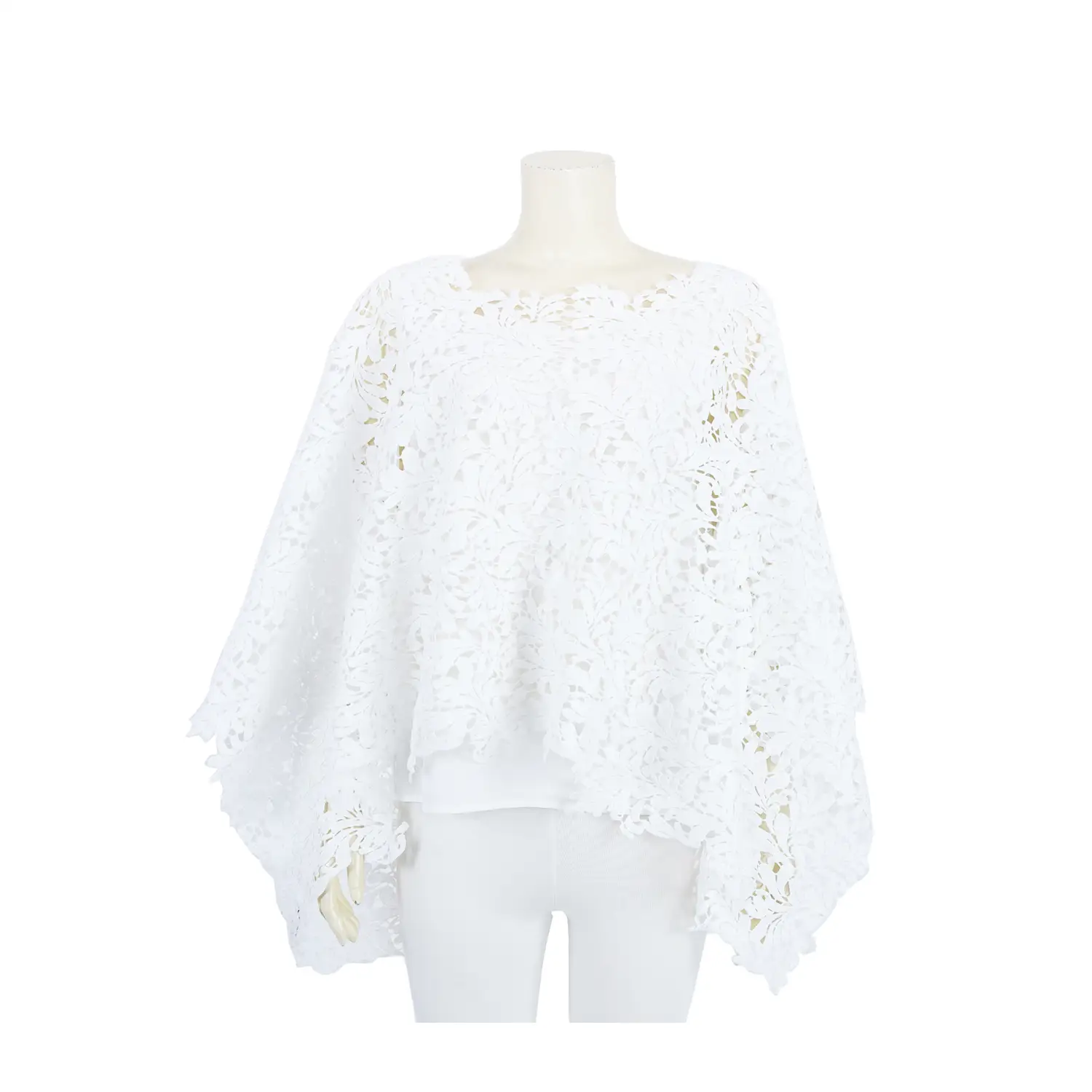 เสื้อทรง Poncho คอปาด แขนค้างคาว ผ้าลูกไม้