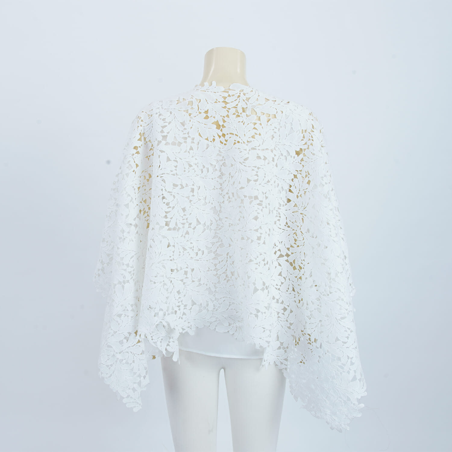 เสื้อทรง Poncho คอปาด แขนค้างคาว ผ้าลูกไม้ - Image 3