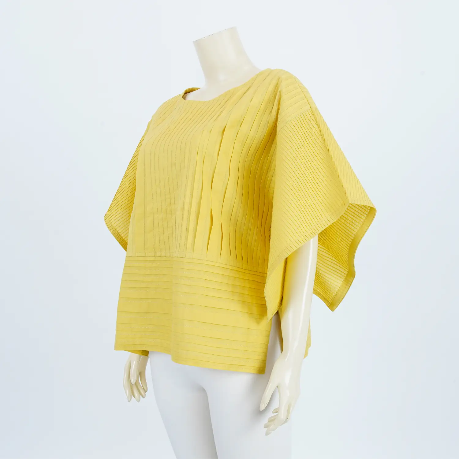 เสื้อคอปาด แขนกว้าง ดีไซน์ไหล่ตก ผ้าสีพื้นตีเกล็ด - Image 5