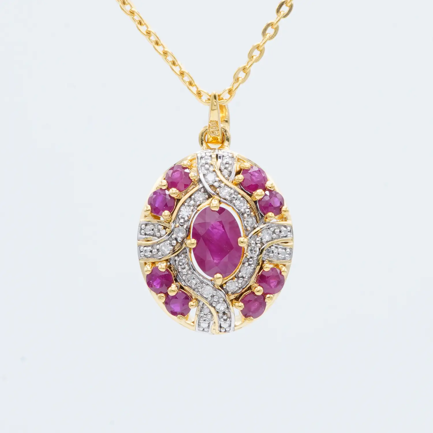 จี้พร้อมสร้อยคอ เงิน925 ชุบทอง18K ประดับทับทิมและเพชรสีขาว ดีไซน์ Celtic Knot in Ruby - Image 2