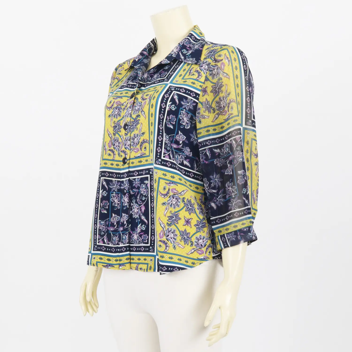 เสื้อคอปกเชิ้ต แขนกระบอกยาว 4 ส่วน ผ้าลายดอกไม้ ในกรอบตาราง - Image 3
