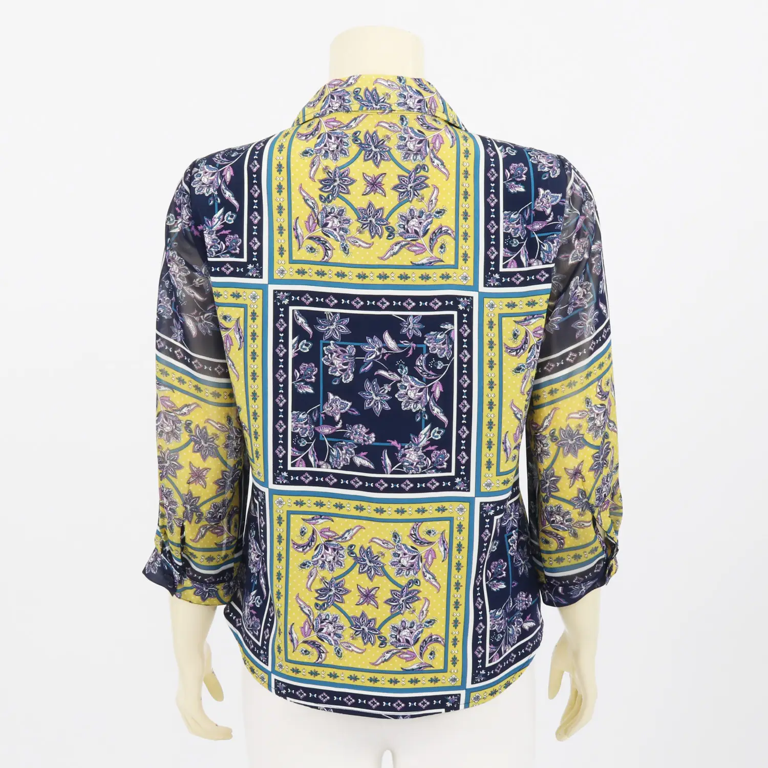 เสื้อคอปกเชิ้ต แขนกระบอกยาว 4 ส่วน ผ้าลายดอกไม้ ในกรอบตาราง - Image 2