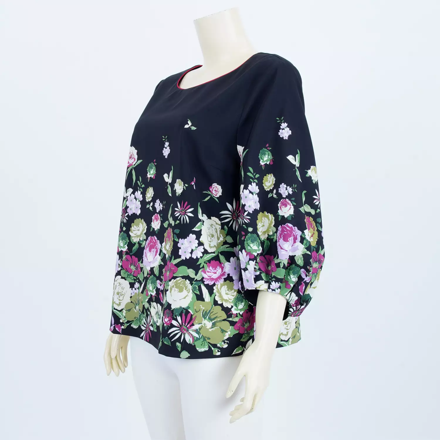 เสื้อคอปาด แขนบอลลูน ผ้าซาติน ลายดอกไม้ - Image 2