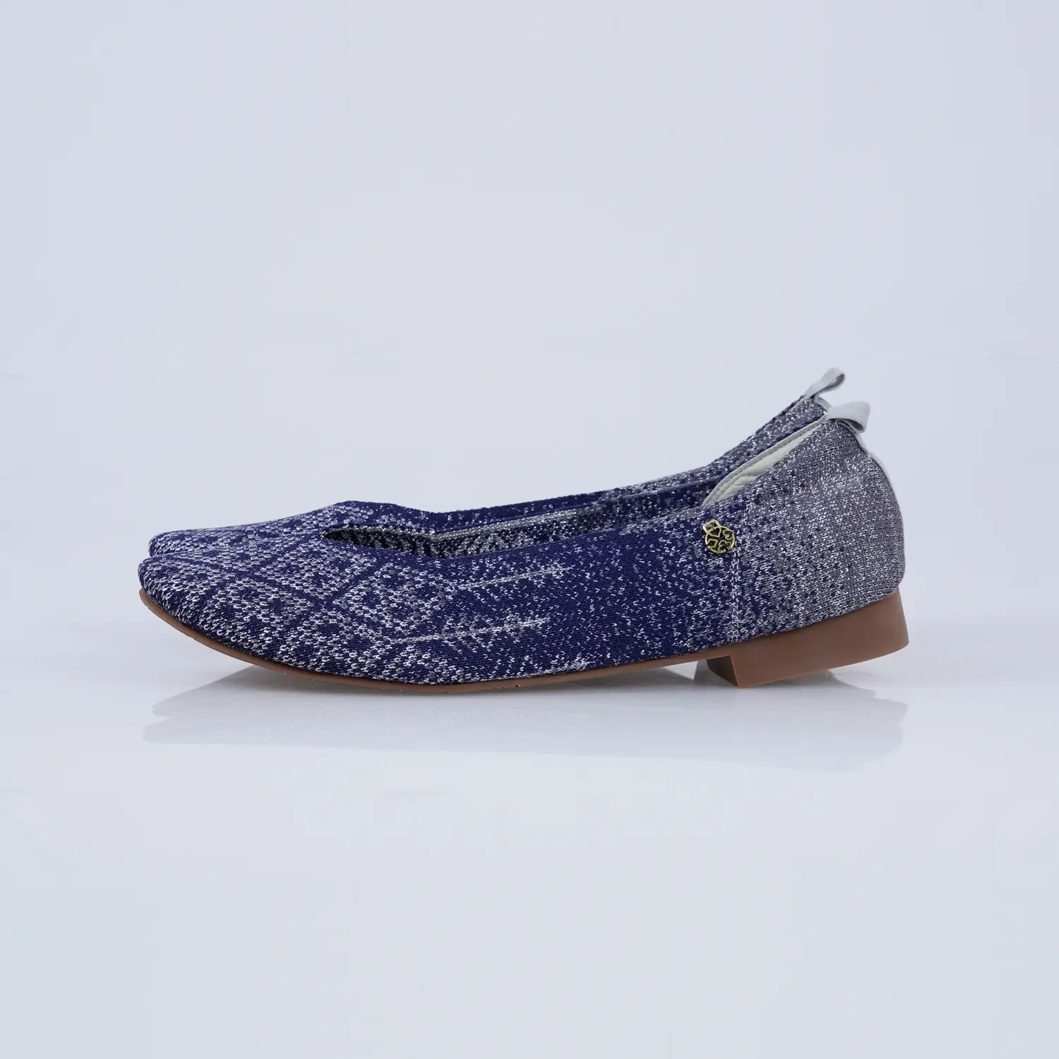 รองเท้าส้นเตี้ย รุ่น The Casual ลายไทย สีกรมท่า - Image 2