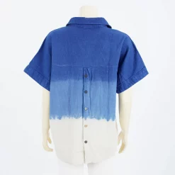 เสื้อคอปก ดีไซน์ป้าย แขนสั้นในตัว ผ้ามัดย้อมไล่เฉดสี - Image 3