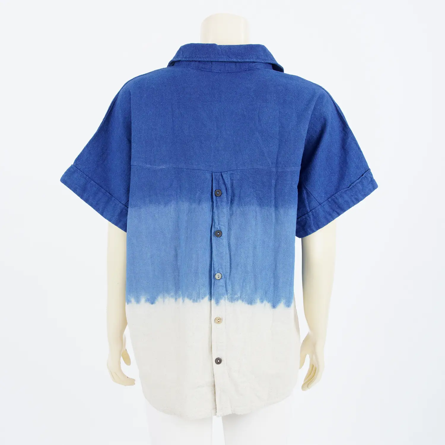 เสื้อคอปก ดีไซน์ป้าย แขนสั้นในตัว ผ้ามัดย้อมไล่เฉดสี - Image 3