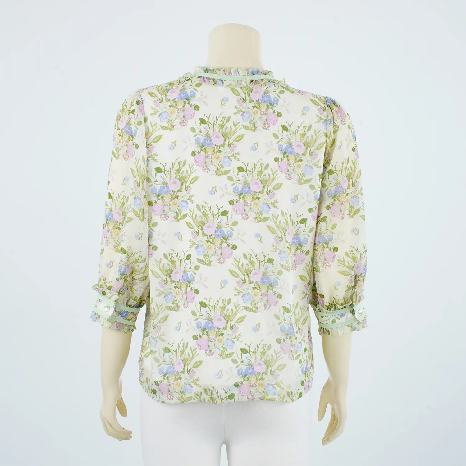 เสื้อคอกลม แขนพอง 4 ส่วน ผ้าลายดอกไม้ และใบไม้ - Image 3
