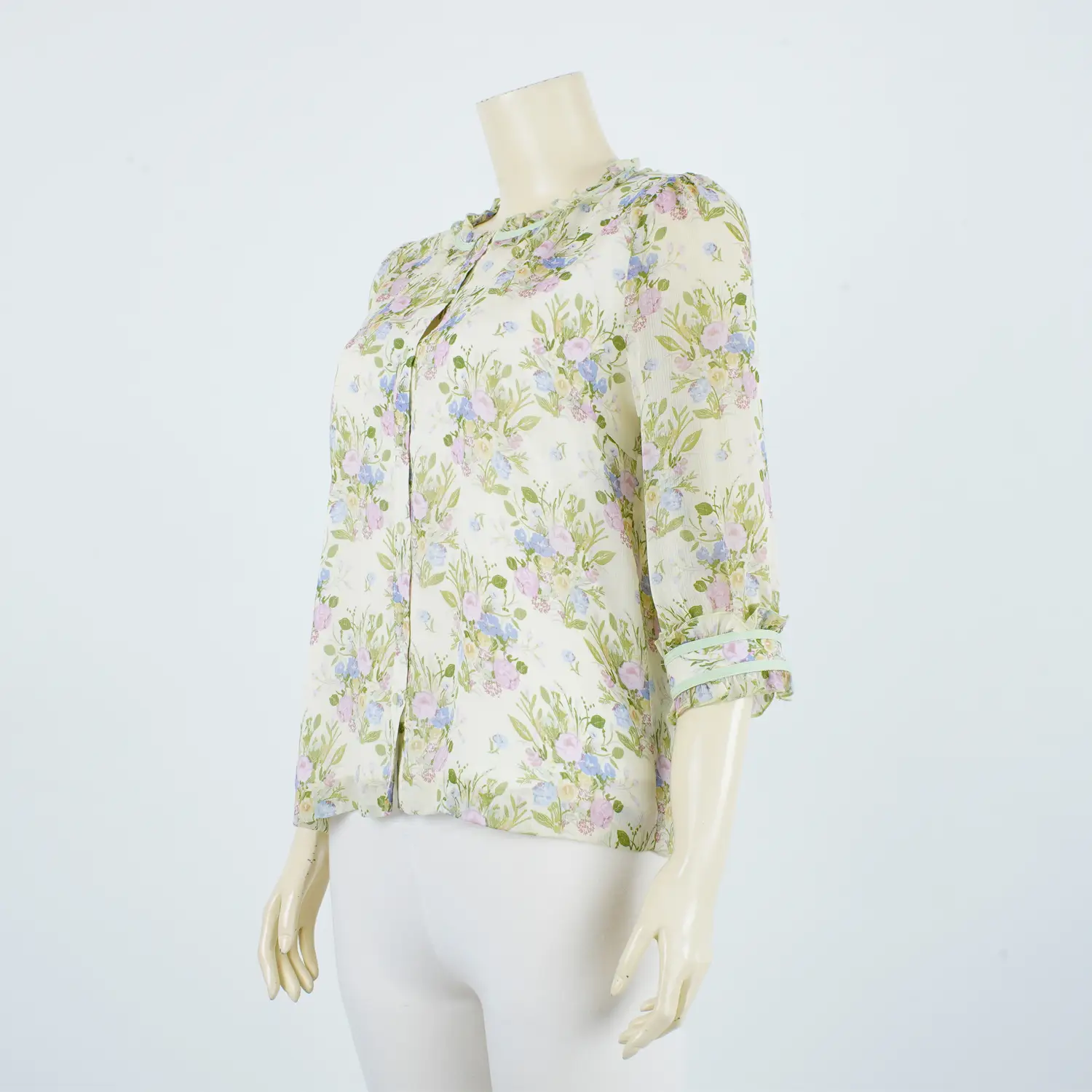 เสื้อคอกลม แขนพอง 4 ส่วน ผ้าลายดอกไม้ และใบไม้ - Image 2