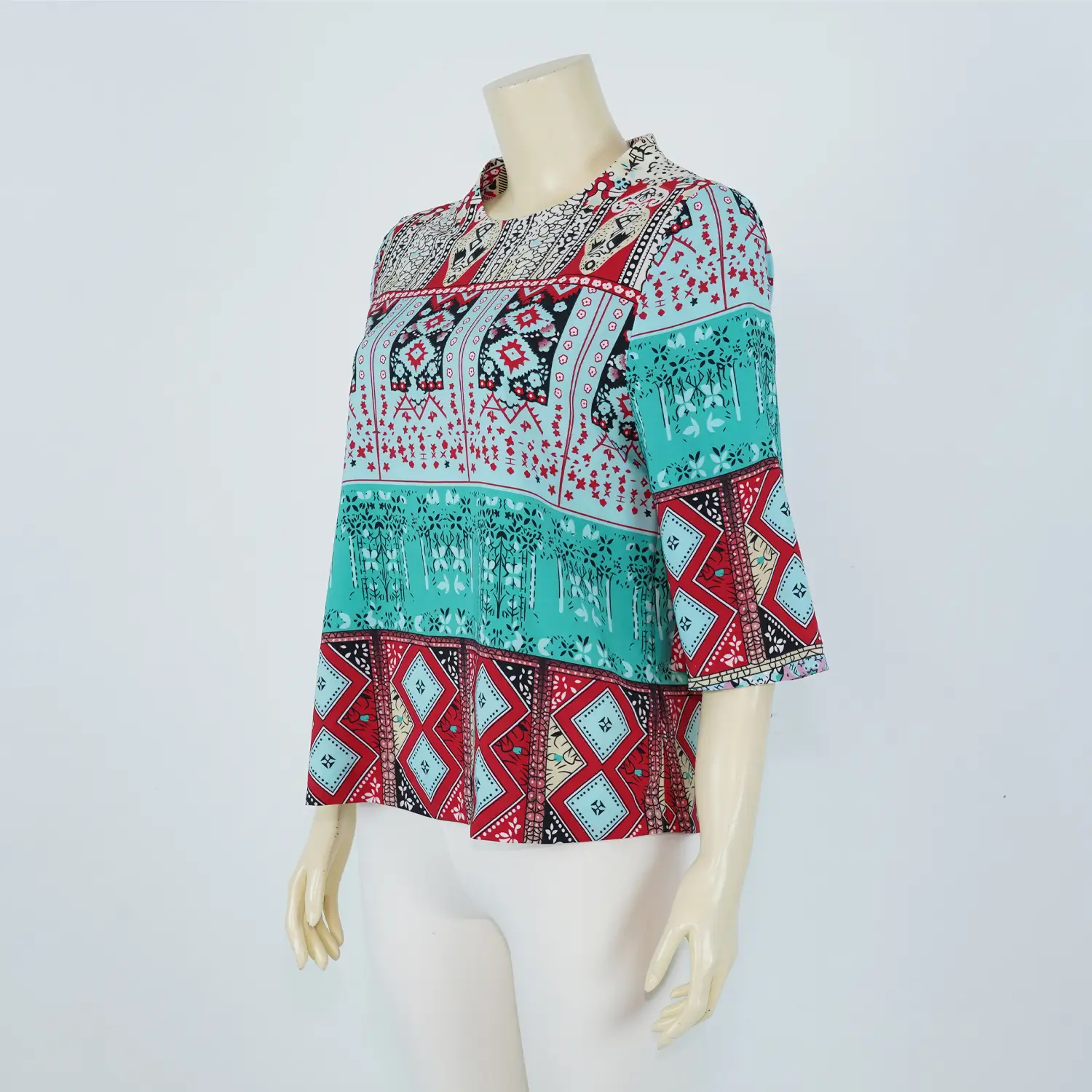 เสื้อคอตั้ง แขนกระบอก ผ้าลายกราฟิก - Image 3