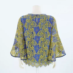 เสื้อคอกลม ปลายแขนบาน ทรงกระดิ่ง 4 ส่วน ผ้าลูกไม้ลายดอกไม้ - Image 2