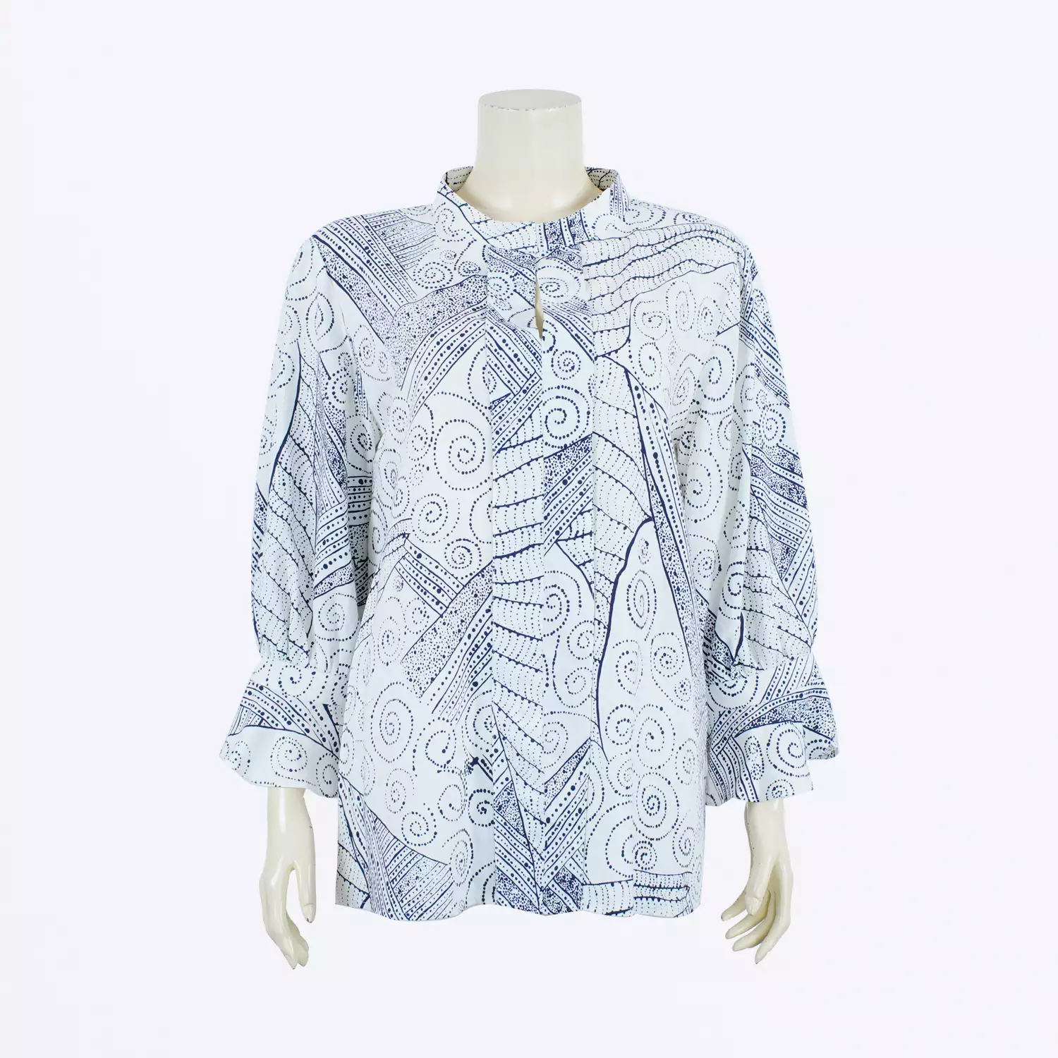 เสื้อคอตั้ง แขน 4 ส่วน ปลายแขนระบาย ลายกราฟิก - Image 4